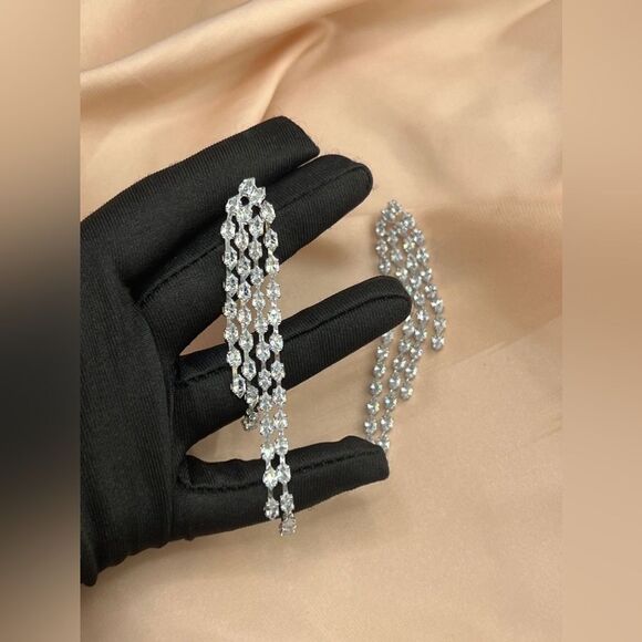 Elegant Rhinestone Dangle Earrings - Picture 6 of 7